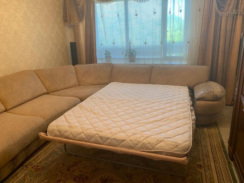 Продам диван угловой б/у
