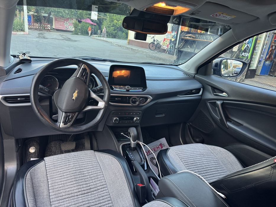 Продаётся автомобиль TRACKER PREMIER PLUS