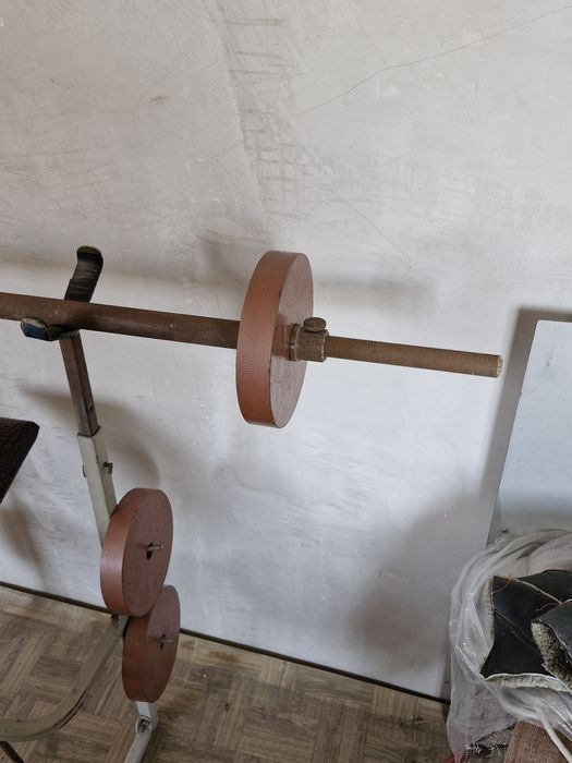 Штанга  вместе с скамейкой.