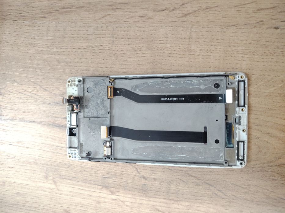 Xiaomi redmi 3s ekrani va kalonkasi