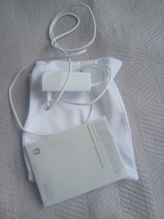 Фотоепилатор Philips Lumea 7000