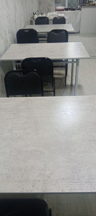 Продаётся столы,посуды, подносы,мойка,стулья( новые)