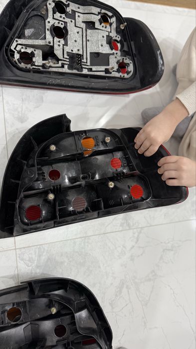 Продам задние стопы на бмв Е39 Е38