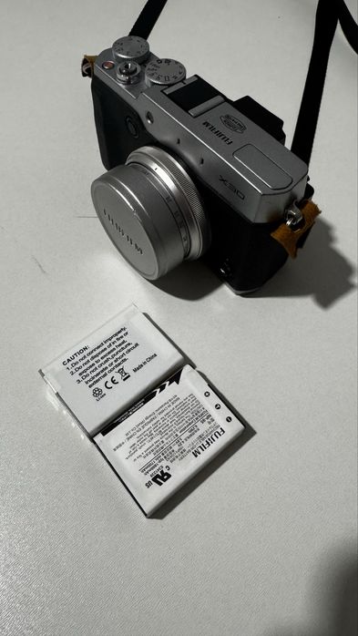 Продам Fujifilm X30 — компактный цифровой фотоаппарат