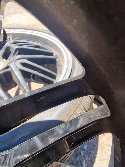 Джанти за BMW 5x120 225 45 18R 8J ET35)