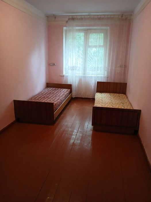 Charvoq kvartira sotiladi 2/1/2. 52m²