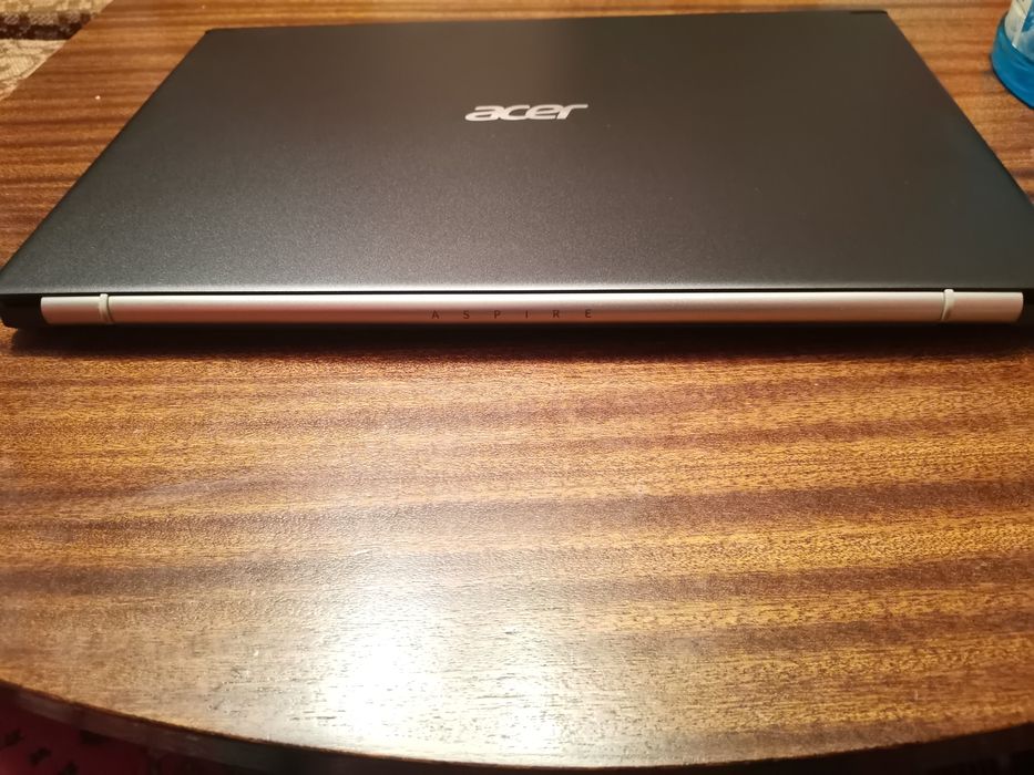 Acer aspire 5 за бързите го свалям на 950лв