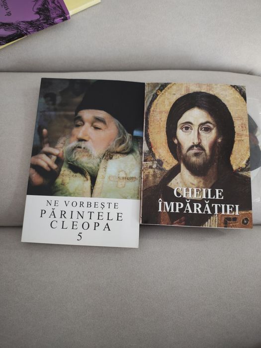 Donez cărți în română și engleză