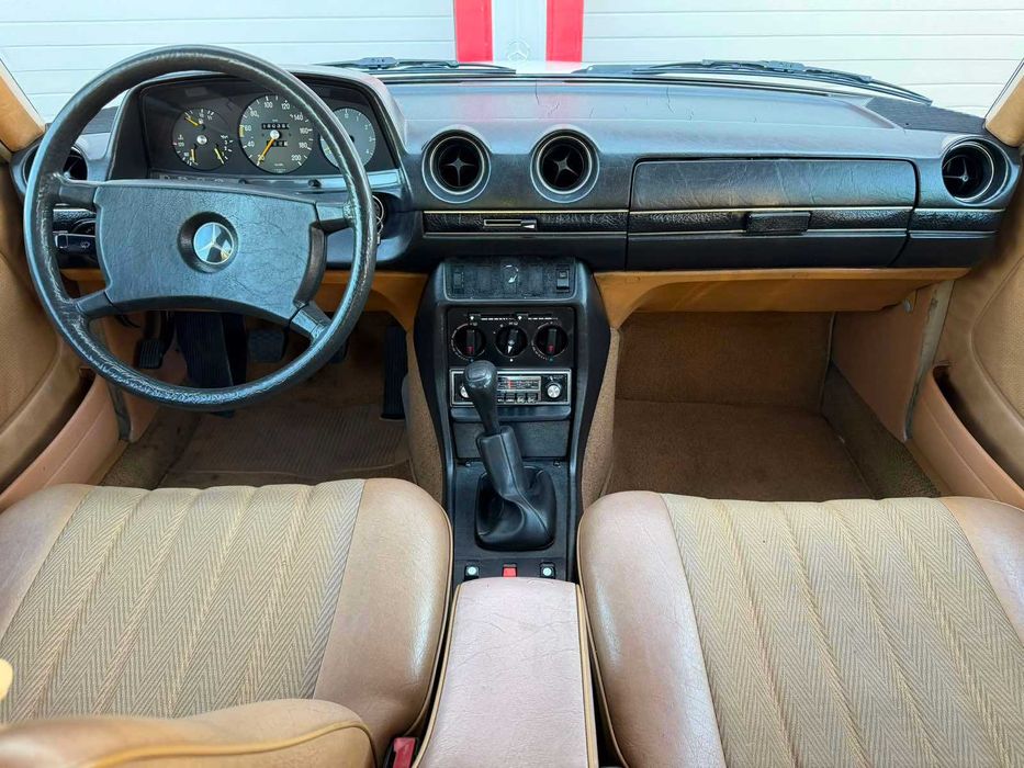 Mercedes-Benz 200 123