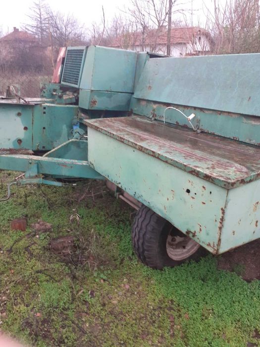 Трактор Болгар сламопреса плуг и чизел