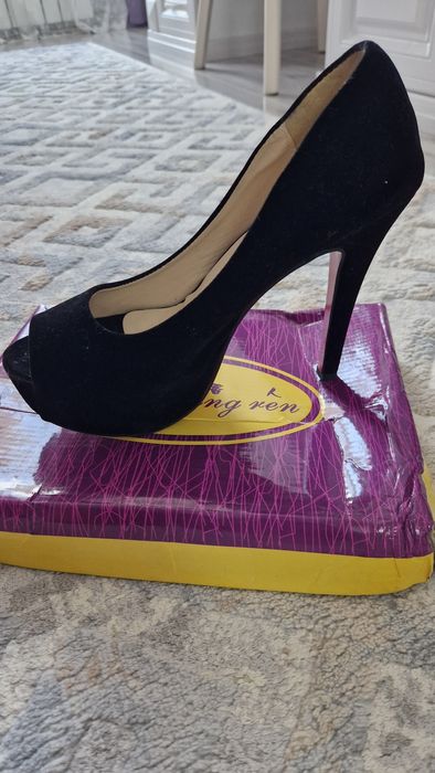 Туфли бархат на высоком каблуке