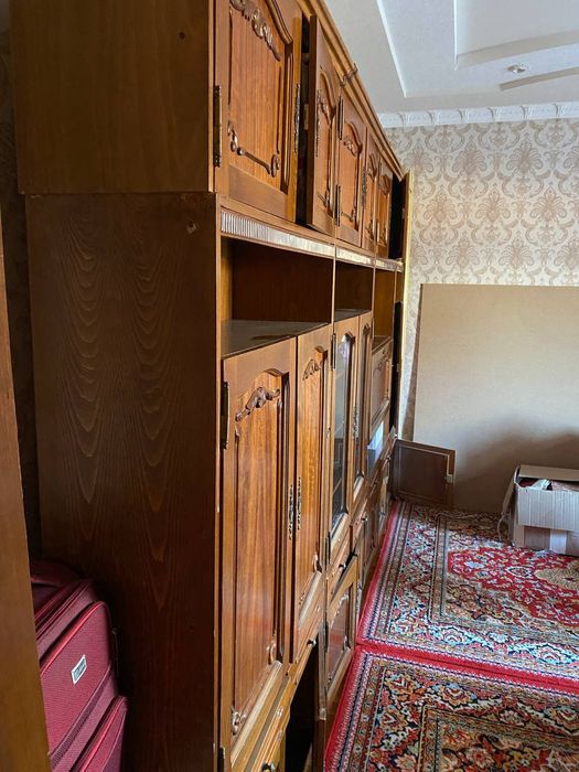 Shkaf garnitur holati yaxshi narhini yana keliwamiz