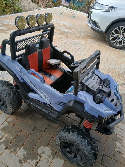 Продам электромобиль игрушка