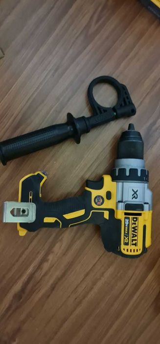 Инструмент Dewalt