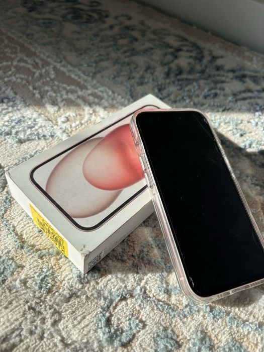 айфон 15 розовый в отличном состояний