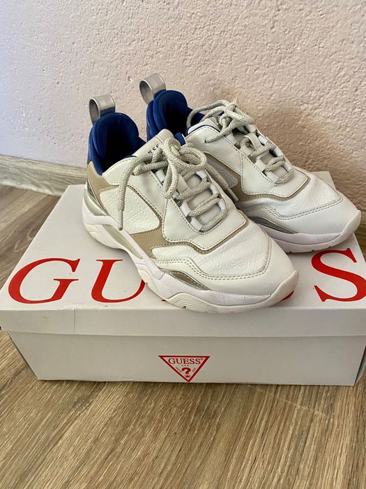 Оригинални маратонки Guess