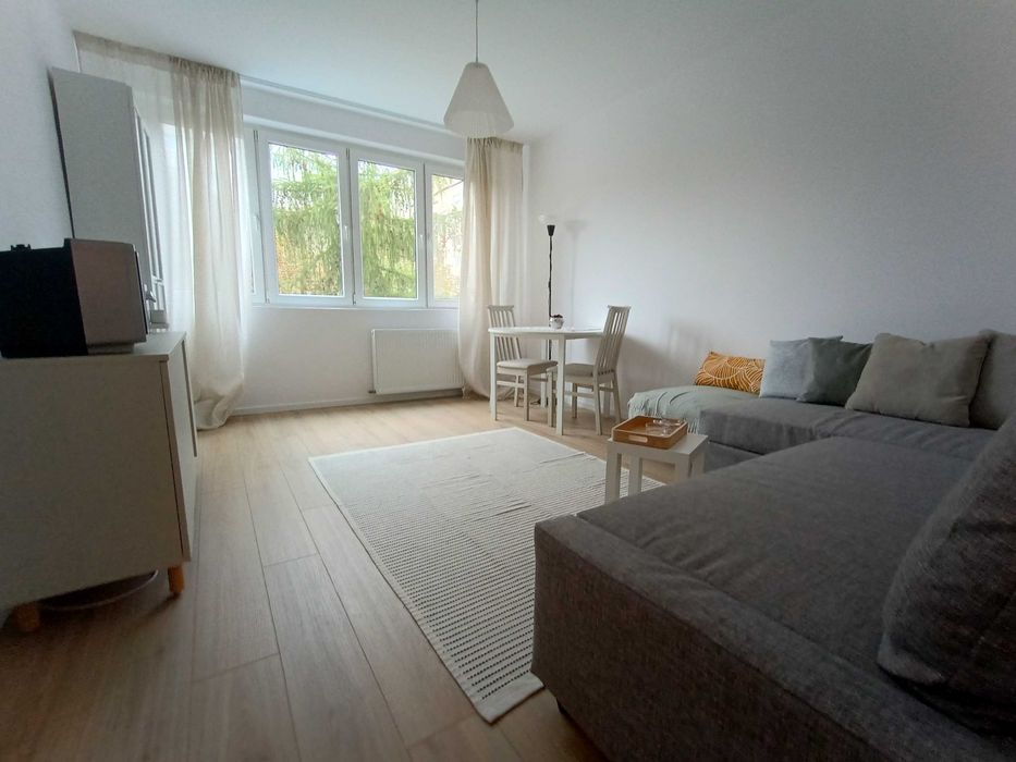 Vând apartament cu 2 camere decomandat