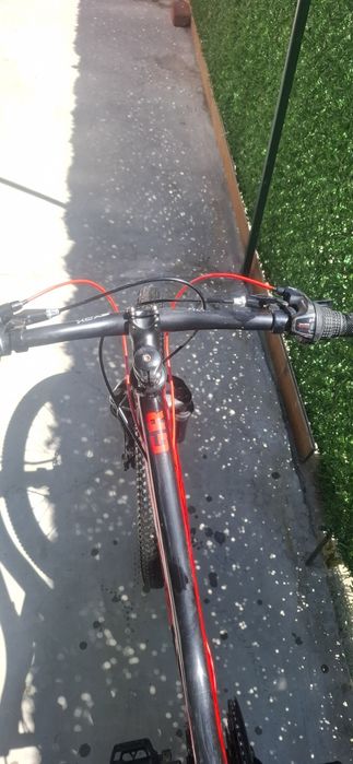 Продавам червено черен  byox