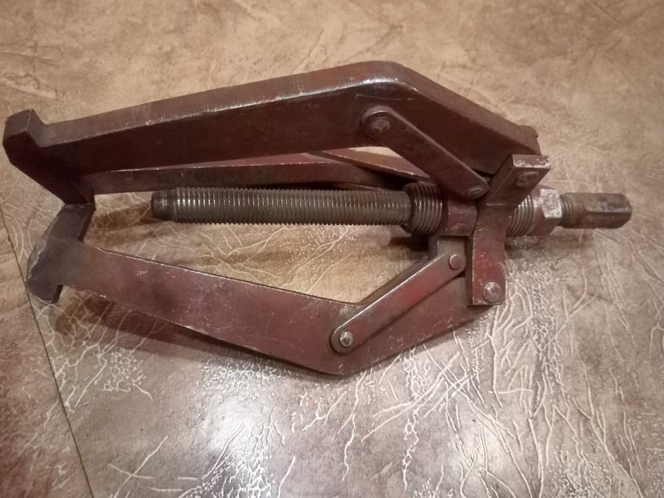 Трехлапный механический съёмник