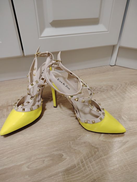 Босоножки женские