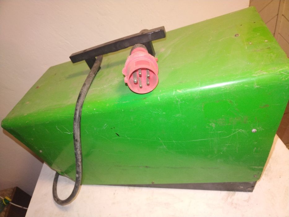 Голям електрически трифазен калорифер REMKO
Мощност на отопление 30kW