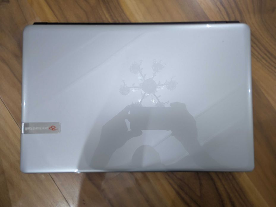 Продаю ноутбук Packard Bell усиленный для работы в интернет
