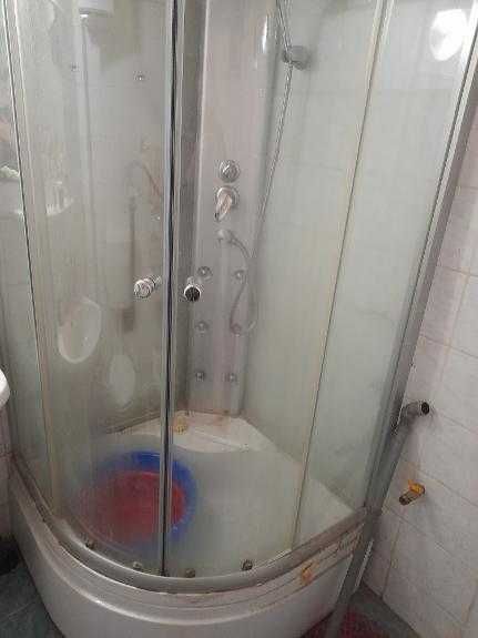 Cabina dus semirotunda