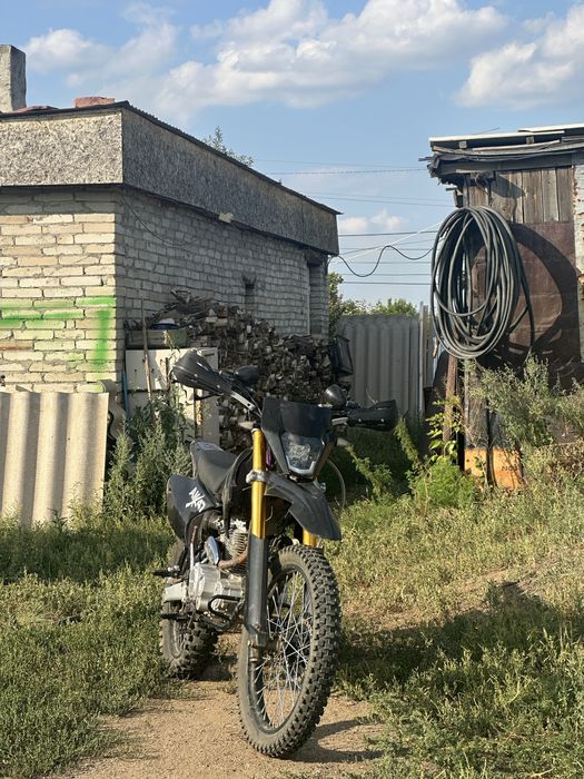 Мотоцикл эндуро 250 куб