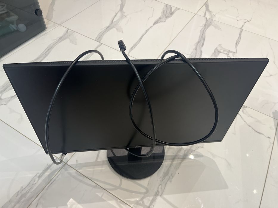 Гейминг монитор AOC на 100hz