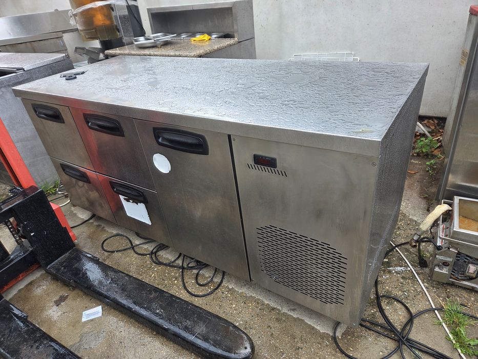 Masa rece cu vitrina, Hote inox cu filtre inox pentru restaurant sau
