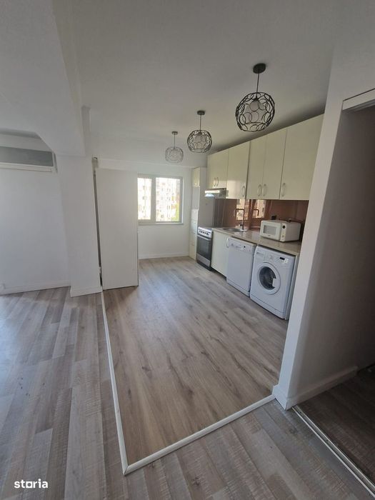 De vanzare - Apartament 3 camere - Tineretului