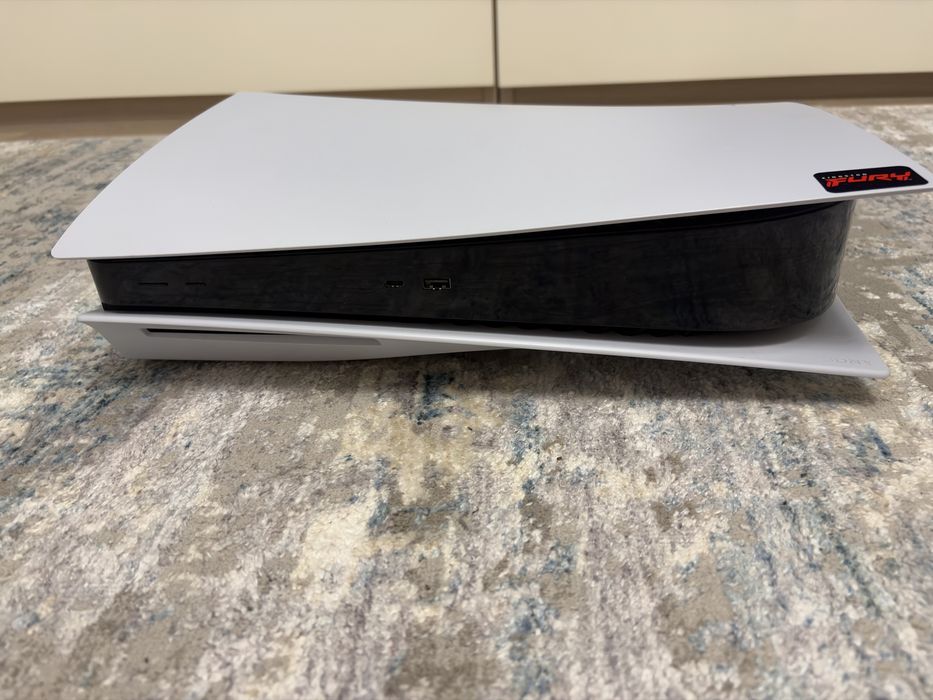 Vand PS5 Disk Edition 825gb stare ff buna