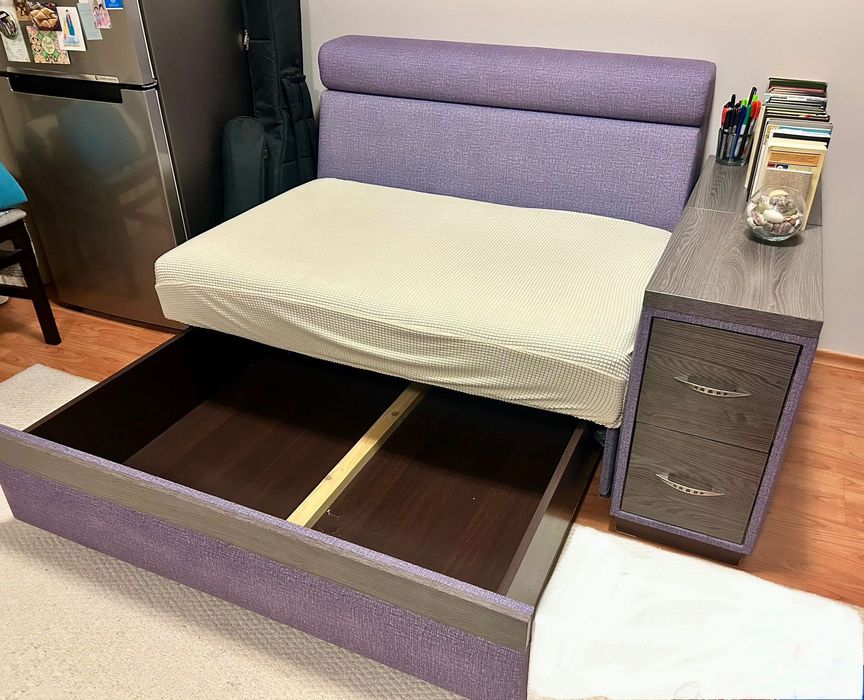 Шикарный диван с выдвижными ящиками