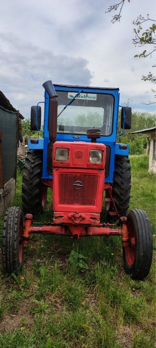 Tractor universal 650
