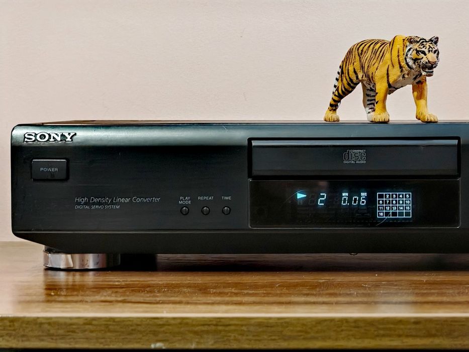 Sony CDP-XE200. Cd player. Date tehnice mari. Preț fix !