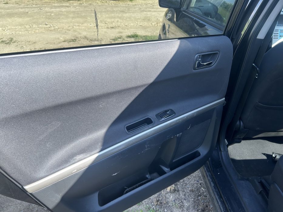 Тойота Корола Версо Toyota Corolla Verso dcat 177 кс На части