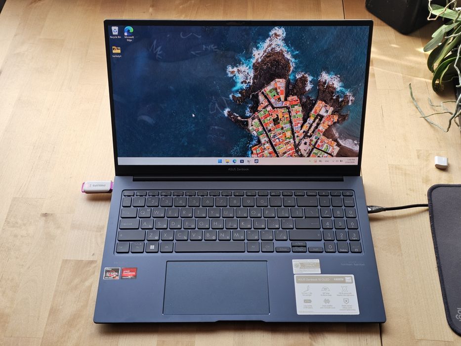 Лаптоп Asus Zenbook 15, Ryzen 5, 16 GB DDR5, 500GB