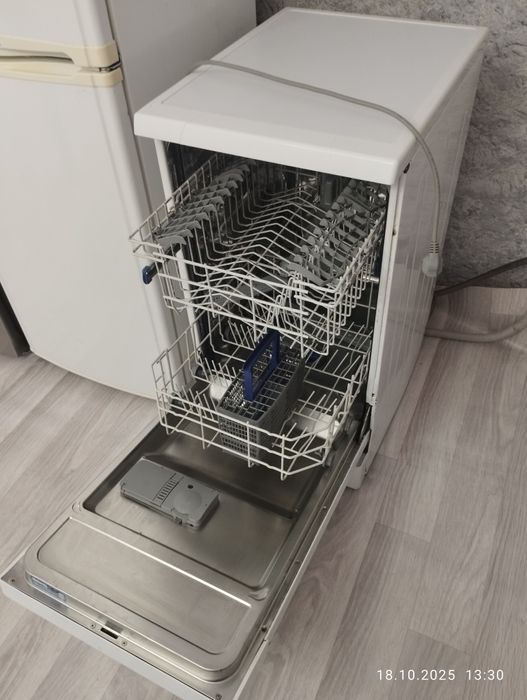 Продам посудомоечную машинку