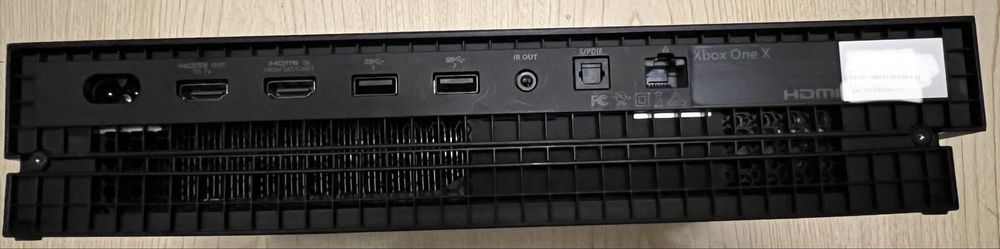 Xbox One X с 1TByte HDD
