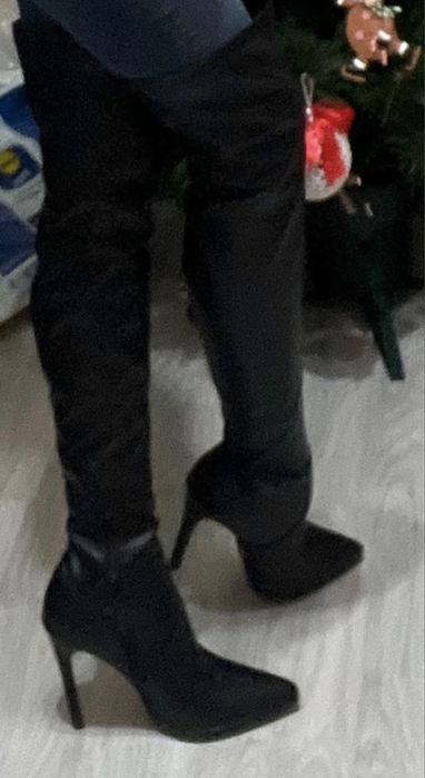 Високи кожени ботуши