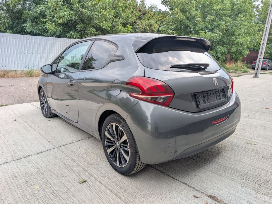 Peugeot 208 1.4hdi 2014 Automat , 208k, 3 uși 4990 euro