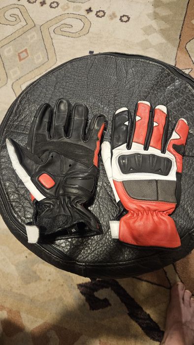 Каска Nolan Ръкавици