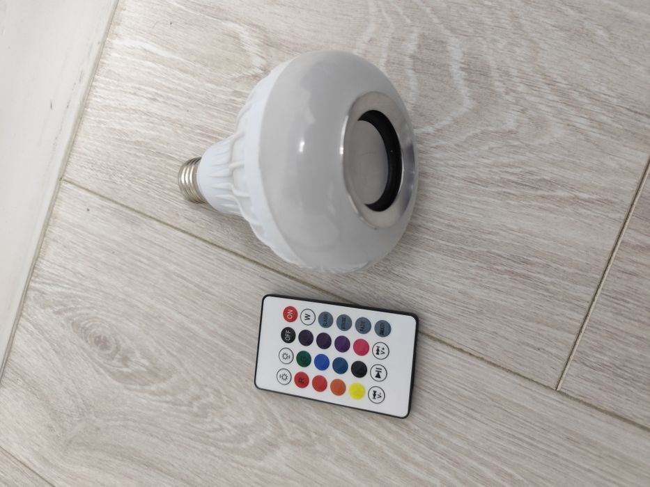 Bec inteligent cu telecomanda, difuzor,  tip boxa, 12W, bluetooth