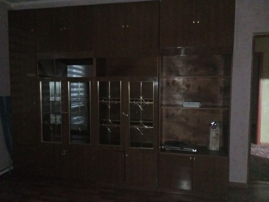 Отдам даром сервант