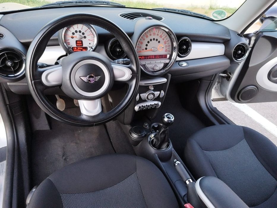 Mini Cooper 1.6i cu 120cp an 2008,AC ,incalzire scaune, central