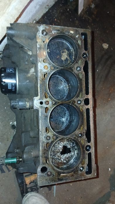 Головка  и блок двигателя  Renault K4M