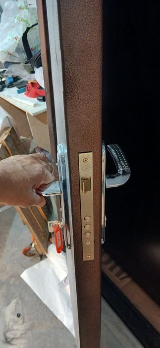 Входные двери железные