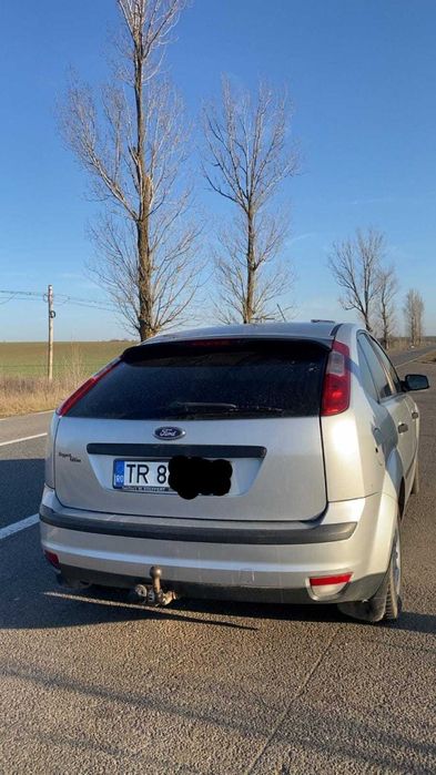 vand ford focus 2 1.6 benzina