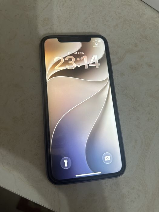 Продам iPhone 11 в отличном состоянии