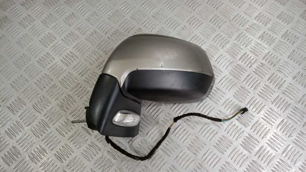 Огледало Peugeot 3008 2010г.